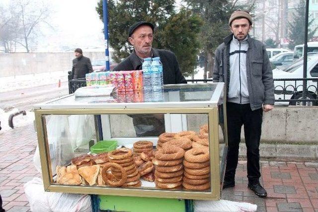 Kaldırılmak İstenen Seyyar Satıcılar Tepkili