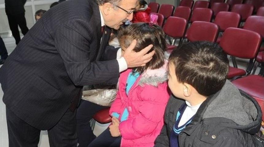 Başkan G&uuml;mr&uuml;k&ccedil;&uuml;oğlu&rsquo;ndan Geleceğin Yıldızlarına Ziyaret