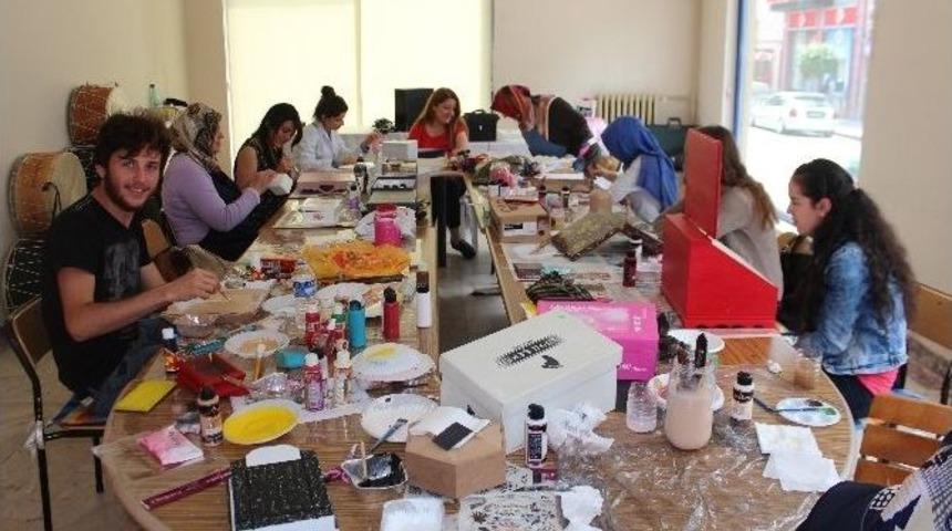 Altınordu&rsquo;da 17 Bin 606 Kursiyere Eğitim Verildi