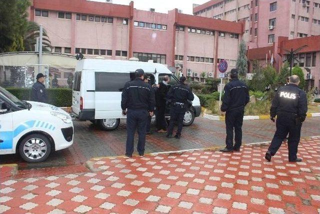 Bomba İmha Uzmanı İşini Tamamladıktan Sonra Unutkan Öğrenci Çantasını İstedi