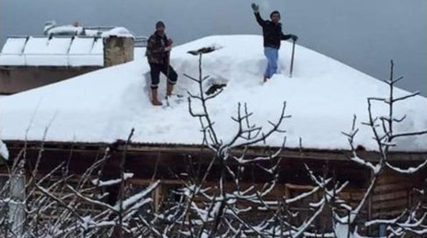 &Ccedil;atıda G&uuml;venliksiz Kar Temizleme Cesareti