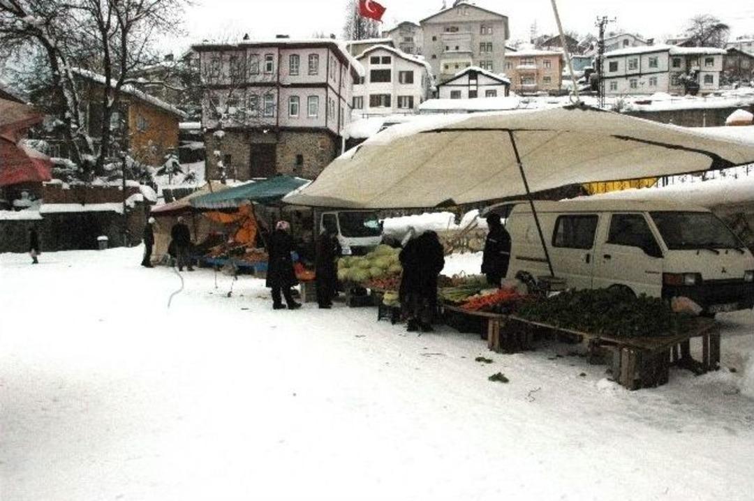 Kar Soğuğu Pazarı&rsquo;da Vurdu