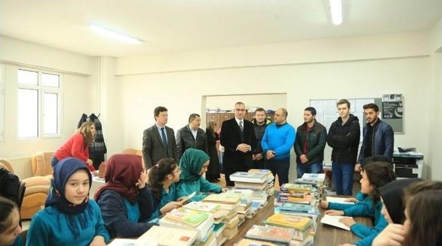 Başkan Yılmazer, Sapanca Myo &Ouml;ğrencilerine Destek Sundu