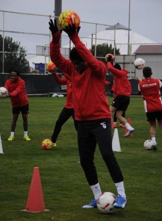 Antalyaspor’da İkinci Yazı Hazırlıkları Sürüyor