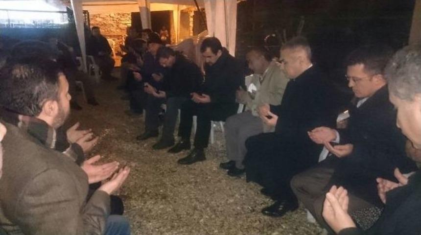 Ak Partili Vekillerden Şehit Evine Taziye Ziyareti