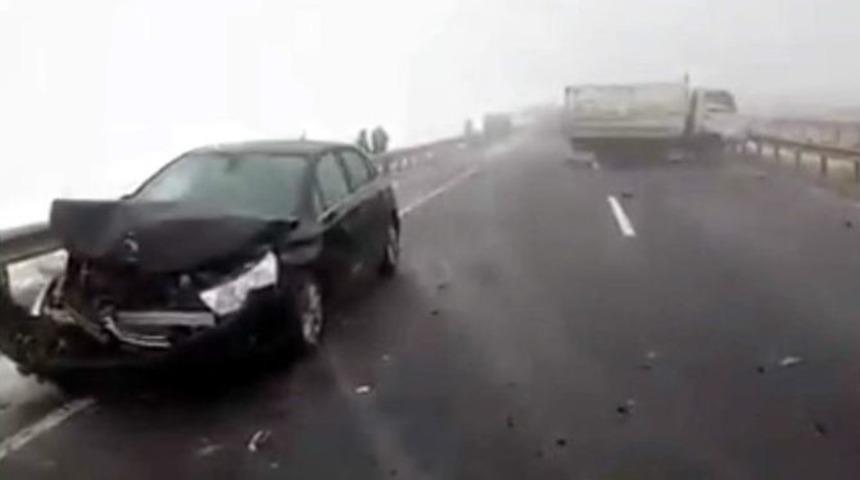 Şanlıurfa&rsquo;da 15 Kişinin Yaralandığı Kaza Amat&ouml;r Kamera Tarafından G&ouml;r&uuml;nt&uuml;lendi