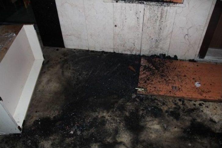 Gaziosmanpaşa’da 8 Katlı Bina Alev Alev Yandı G4