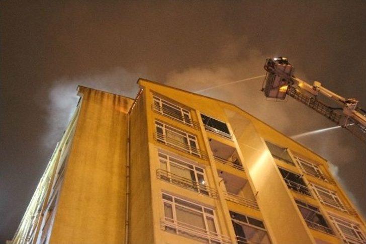 Gaziosmanpaşa’da 8 Katlı Bina Alev Alev Yandı G5
