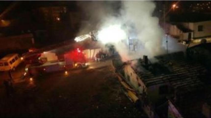 Başkent&rsquo;te Yaşlı Adam Yangından Son Anda Kurtarıldı