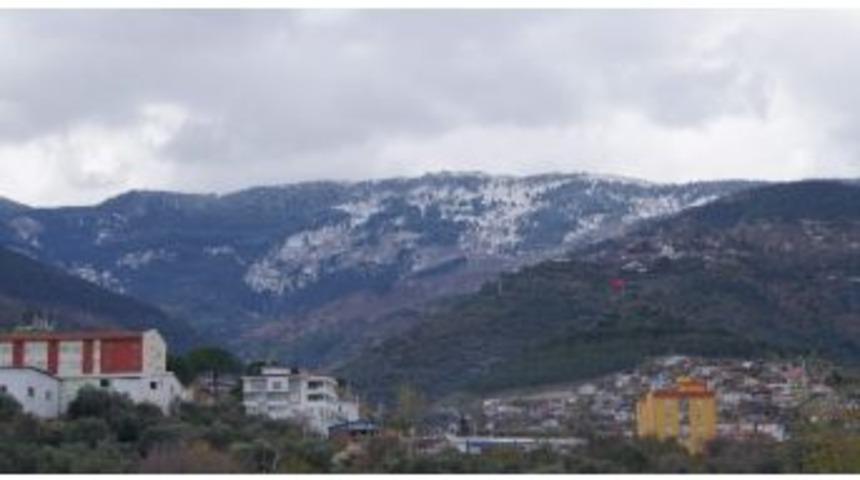 Madran Dağı Beyaza B&uuml;r&uuml;nd&uuml;