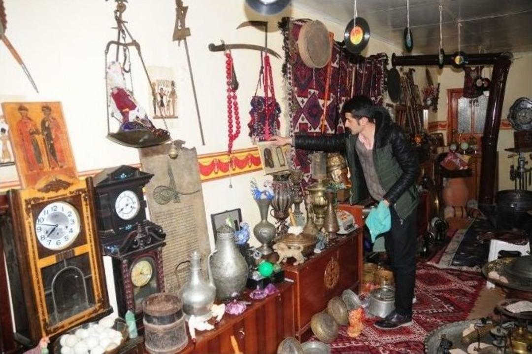 Elli Yılda Topladığı Antika Eserlerle Evini M&uuml;zeye &Ccedil;evirdi