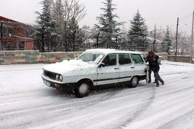 Traktör Sürücüsünden Tehlikeli Drift