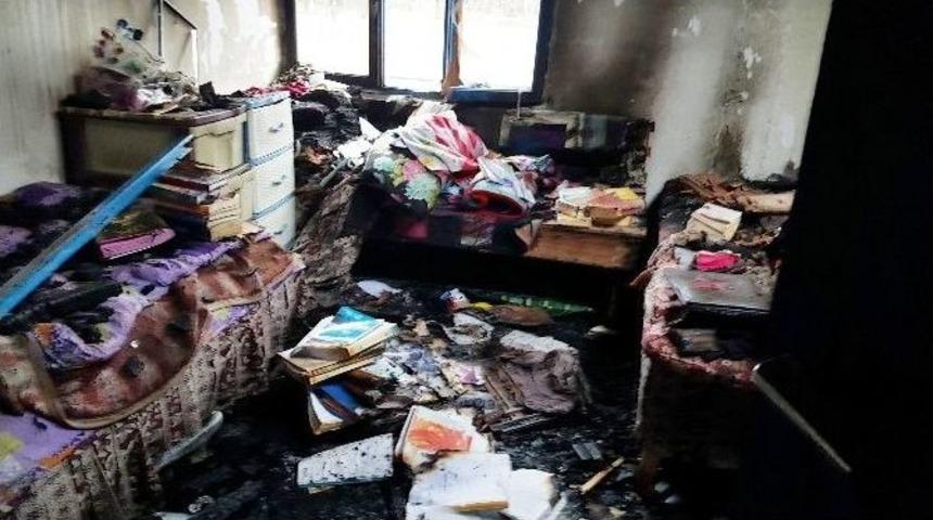 Yanmaktan Kurtarılan &Ccedil;ocuk Hastanede Kurtarılamadı