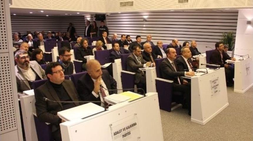 Buca Belediye Meclisi&rsquo;nde 2 Bin &Ouml;ğrenciye Para Yardımı Kararı