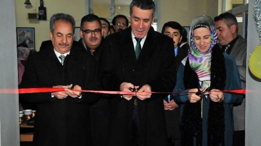 &Ccedil;akıllar İlkokulu&rsquo;nda Kitap Fuarı