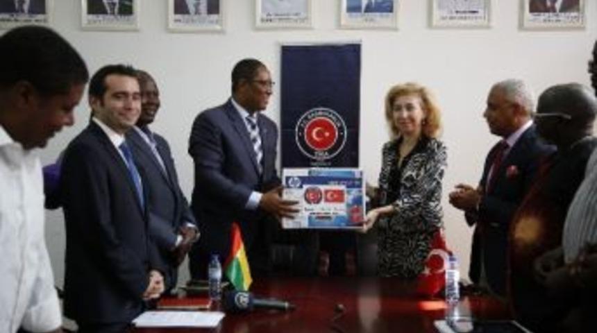 Gine Bissau Kentleşme İnşaat Ve Bayındırlık Bakanlığına Malzeme Desteği