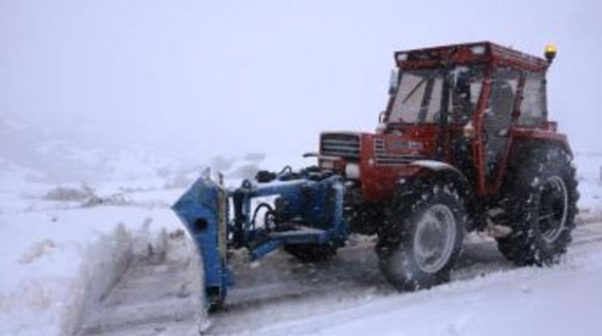 B&uuml;y&uuml;kşehir Ekipleri K&ouml;y Yollarına Hızır Gibi Yetişiyorlar