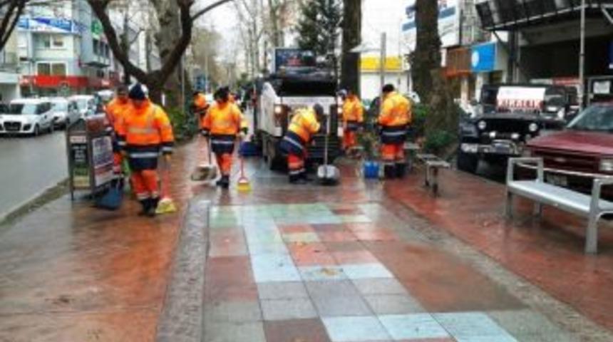 İzmit Belediyesi &Ouml;zel Temizlik Ekipleri Oluşturdu