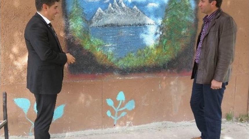 Beyşehir&rsquo;de Okul Duvarları Resimlerle S&uuml;sleniyor