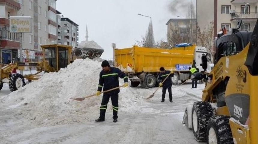 Palandöken Belediyesi, Yağan Karı Şehir Dışına Taşıyor