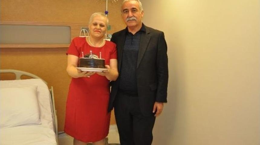 Kanseri Yendi, Evlilik Yıl D&ouml;n&uuml;m&uuml;n&uuml; Kutladı