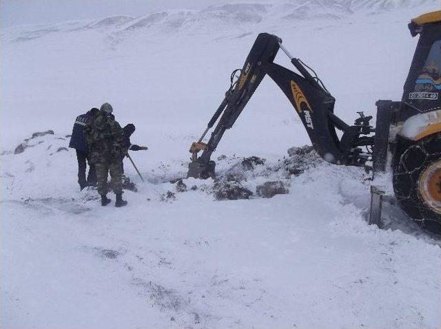 Eski Ekipleri Fırtınada Su Arızasını Onardı