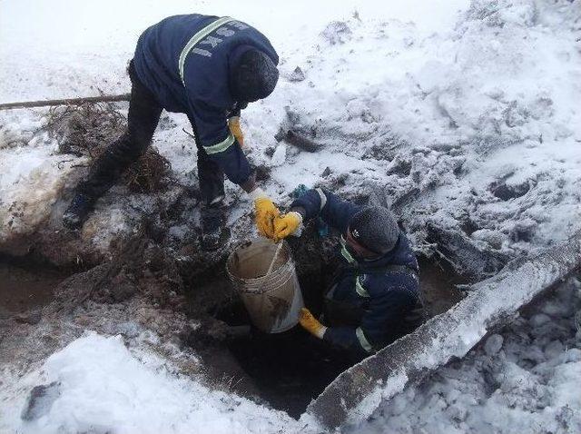 Eski Ekipleri Fırtınada Su Arızasını Onardı