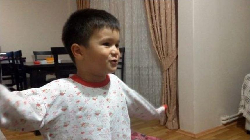 (&ouml;zel Haber) 3 Yaşında İstiklal Marşı&rsquo;nı Ezberledi