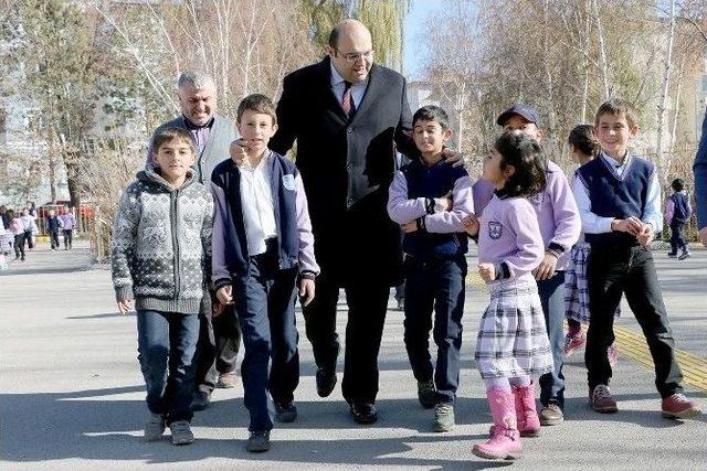 Aziziye Belediyesi İle ‘okullar Hayat Oluyor’