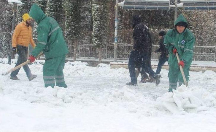 Elazığ’da Kar Nedeniyle 315 Köy Yolu Kapandı G4