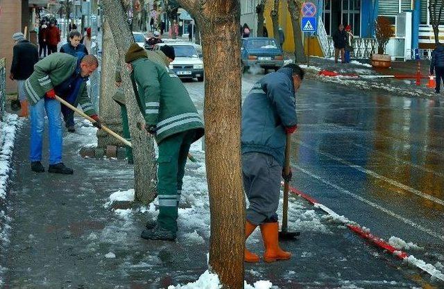 Kırklareli’nde Kaldırım Temizleme Çalışmaları