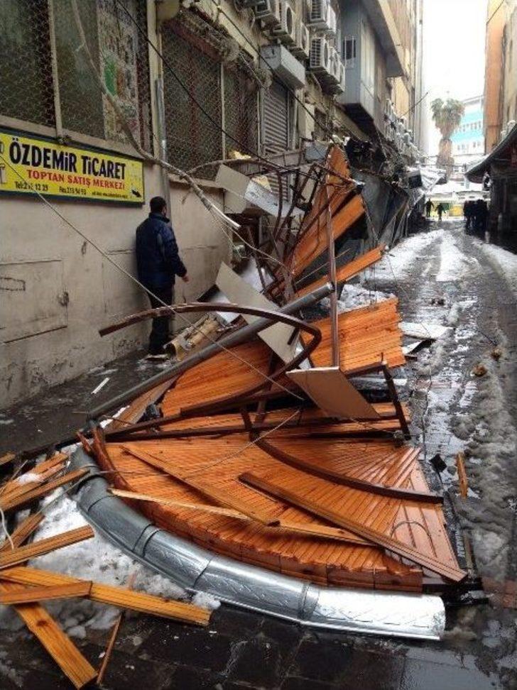 Şanlıurfa’da Kar Ağırlığına Dayanamayan Sundurmalar Çöktü G5