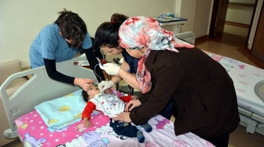 Doğuştan D&ouml;rt &Ccedil;ocuğu Da Hasta Olan Afganlı Aileye Devlet Yardım Elini Uzattı