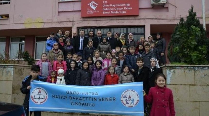 &Ouml;ğrencilerden Yurtta Kalan &Ccedil;ocuklara Ziyaret