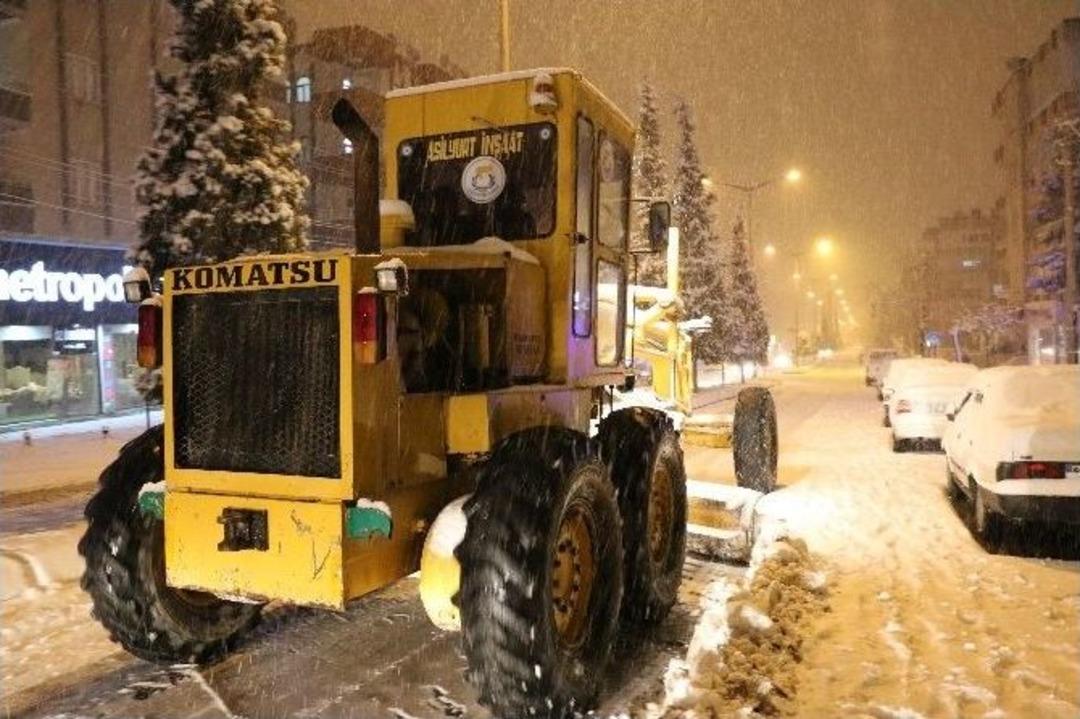 Haliliye Belediyesi&rsquo;nden Kar Mesaisi