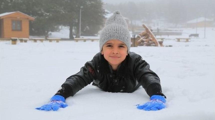 Denizli&rsquo;de Yaylada Kar Keyfi