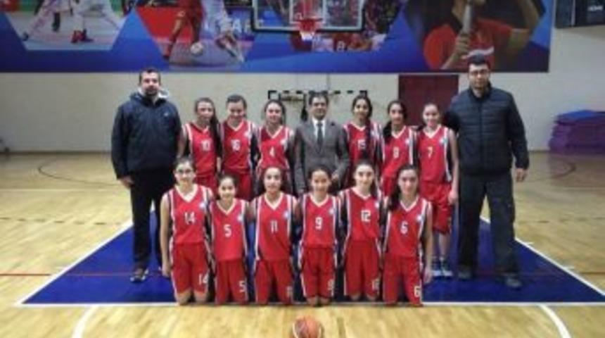B&uuml;y&uuml;kşehir Gen&ccedil;lik Spor Kul&uuml;b&uuml; Yıldız Kızları Basketbolda Şampiyonluğa Koşuyor