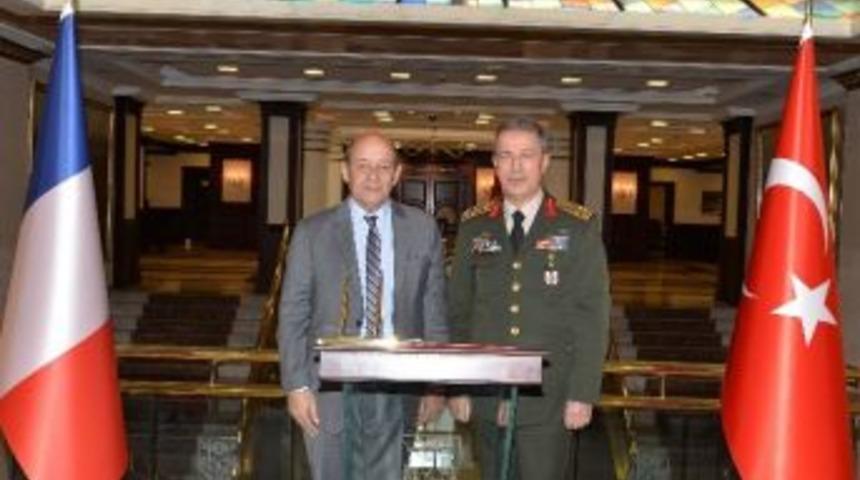 Fransa Savunma Bakanı Drıan, Genelkurmay Başkanı Orgeneral Akar’ı Ziyaret Etti