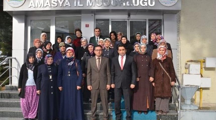 Kadın &Ccedil;ift&ccedil;ilere Budama Eğitimi