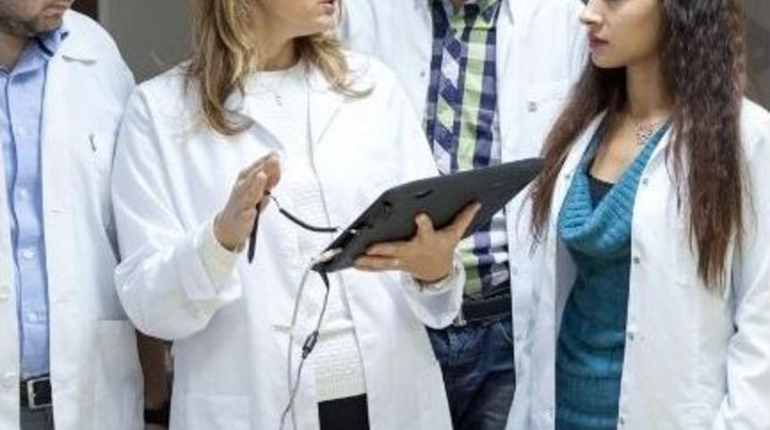 Bilin&ccedil;siz Kullanılan Bitkisel İla&ccedil;lar Sağlığı Tehdit Ediyor