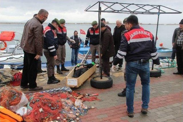 Ayvalık’ta Denizden Bir Ceset Daha Çıkarıldı