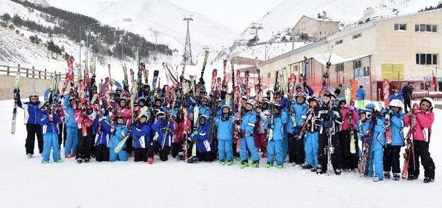 Büyükşehir, Sporda Geleceğe Yatırım Yapıyor