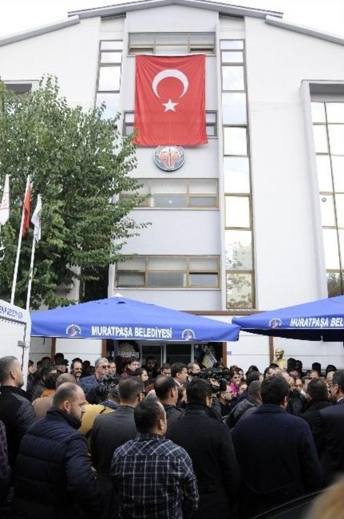 Gen&ccedil; Avukatın Hayali Evlenmekti