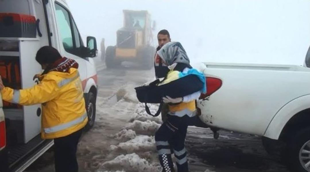 Şanlıurfa&rsquo;da Kar Nedeniyle Mahsur Kalan &Ccedil;ok Sayıda Hasta Hastaneye Ulaştırıldı