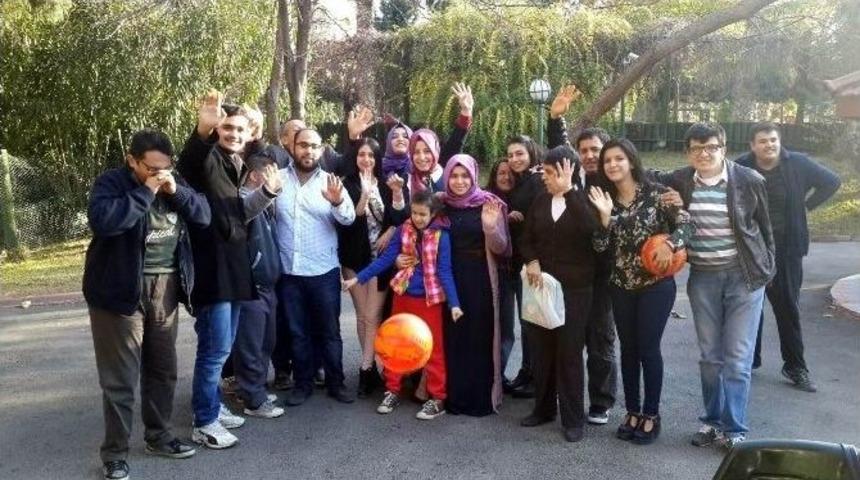 Ak Parti&rsquo;li Gen&ccedil;lerden Engellilere Ziyaret