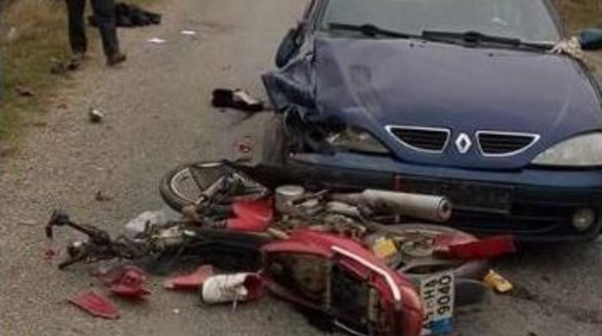 Akhisar&rsquo;da Kaza: 2 &Ouml;l&uuml;