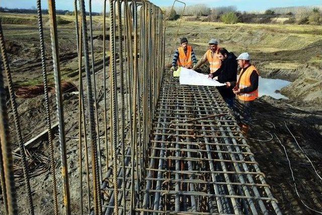 Hacılıçay Köprüsü Mahalleleri Kavuşturacak