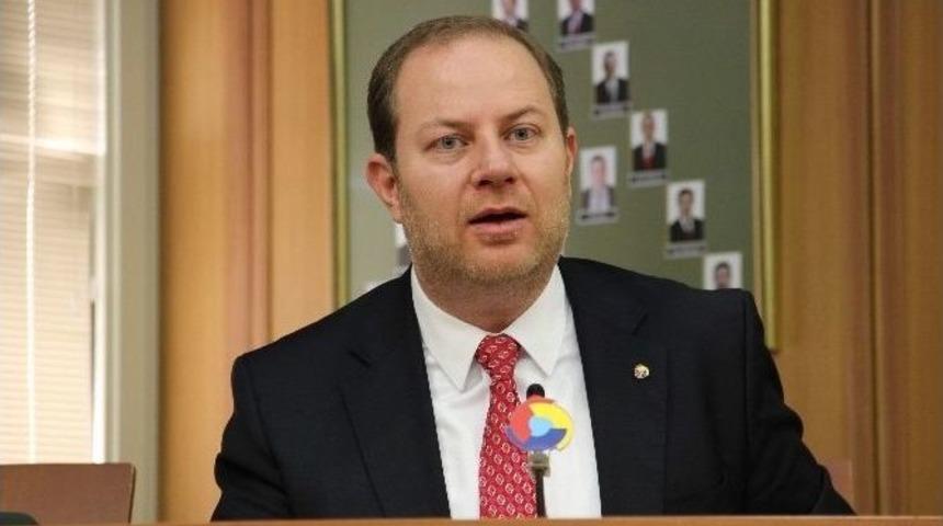 Etb Başkanı &Ouml;zt&uuml;rk, "her &Uuml;yenin Hizmetlerden Yararlanma Hakkı Var"