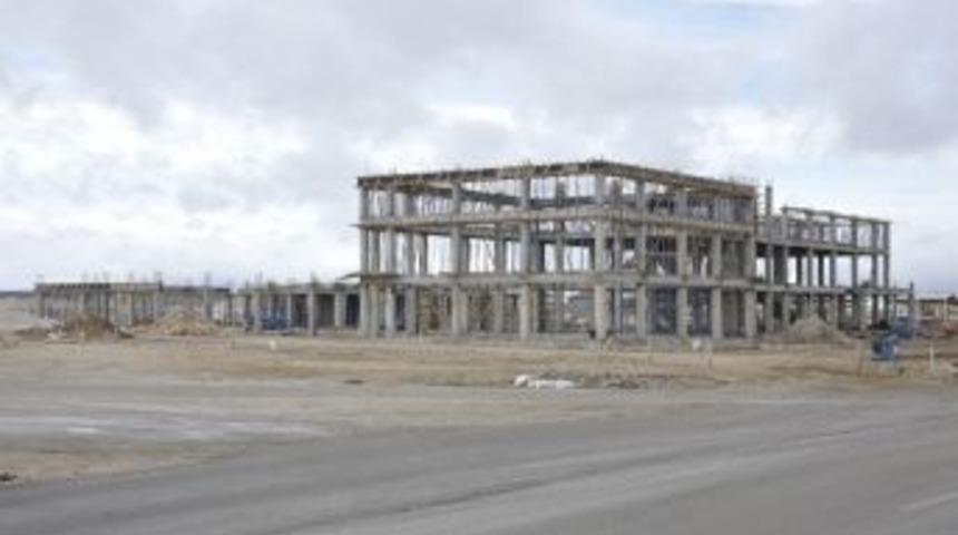 Karaman&rsquo;da Fuar Ve Kongre Merkezi Hızla Y&uuml;kseliyor