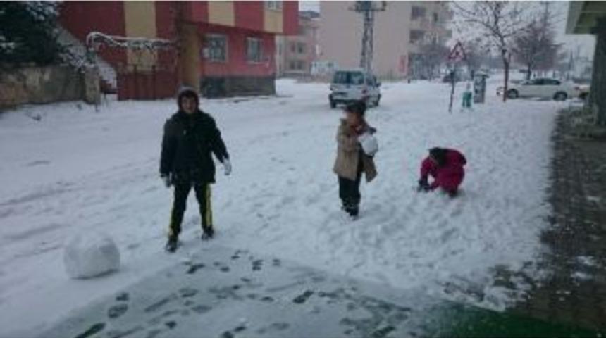 G&ouml;ksun Beyaza B&uuml;r&uuml;nd&uuml;